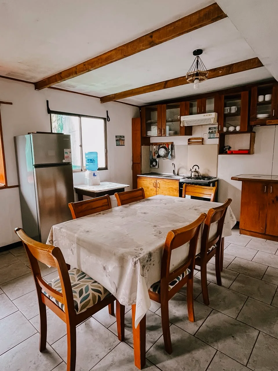 Cocina y comedor de Kauaraki Rangi Nui, Rapa Nui